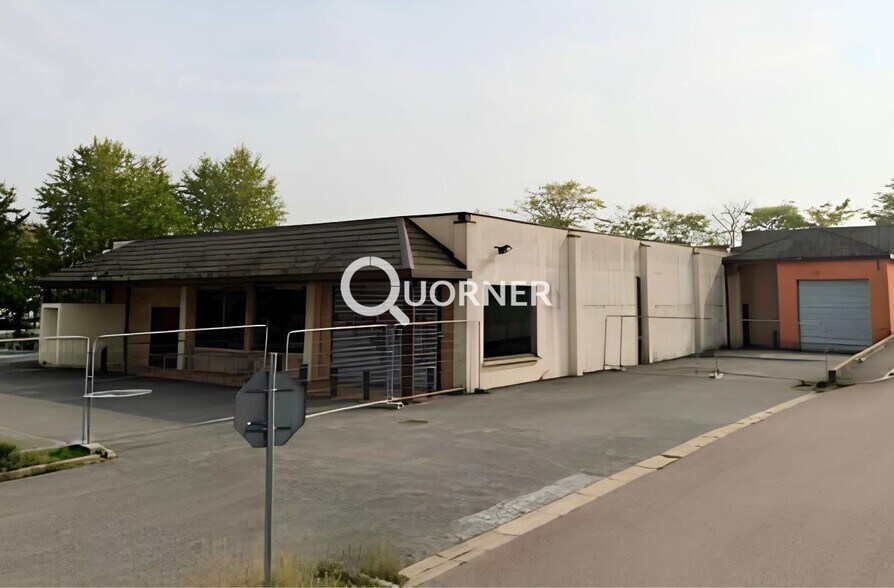 Commerce de détail dans Chaumont à louer - Photo du bâtiment - Image 2 de 4