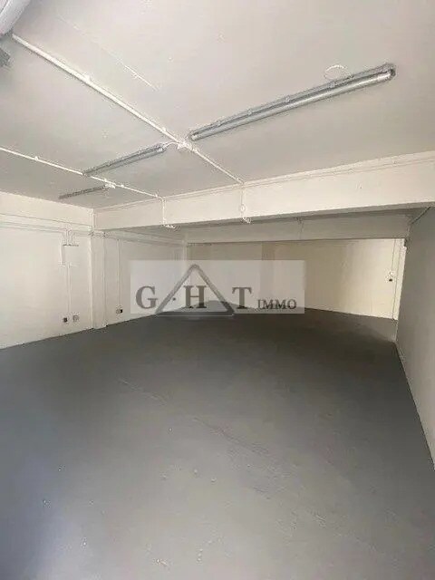 Industrial in Les Lilas for lease Interior Photo- Image 1 of 6