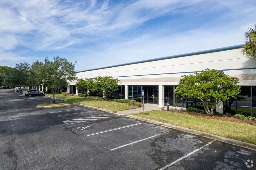 8201 Cypress Plaza Dr, Jacksonville, FL à vendre - Photo principale - Image 1 de 12