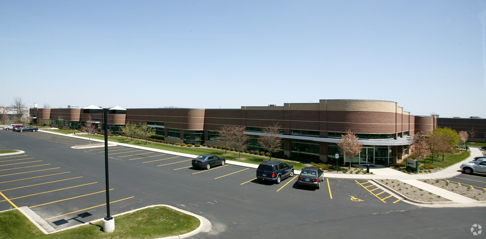 13100 W Lisbon Rd, Brookfield, WI for lease - Building Photo - Image 1 of 9