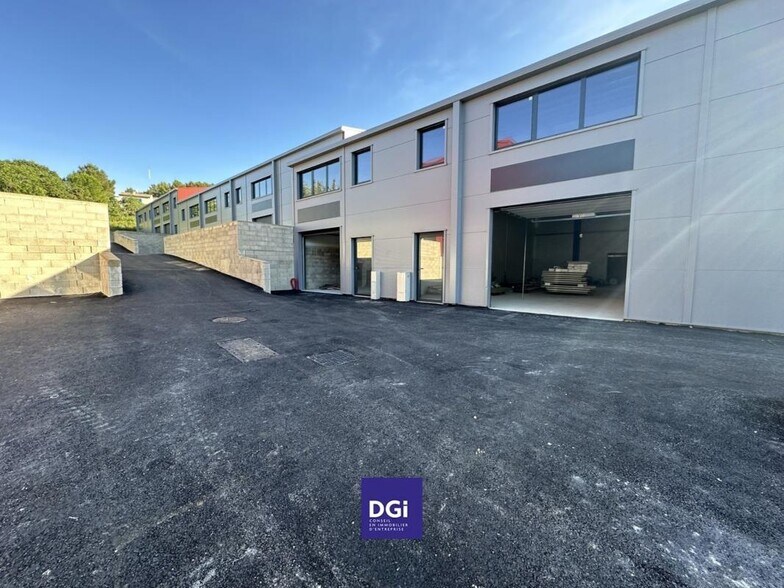 Flex in Nimes for lease - Building Photo - Image 1 of 15