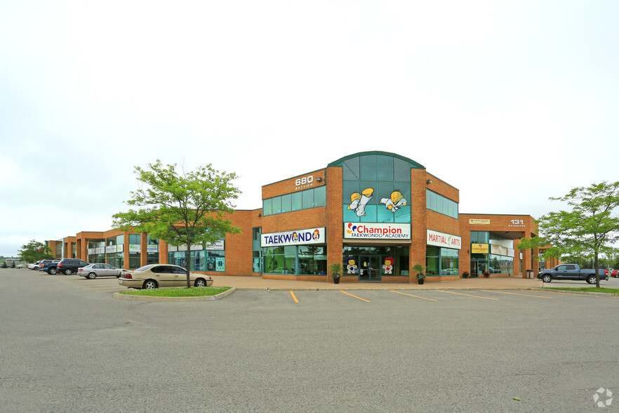 680 Bayview Dr, Barrie, ON for lease - Primary Photo - Image 1 of 4