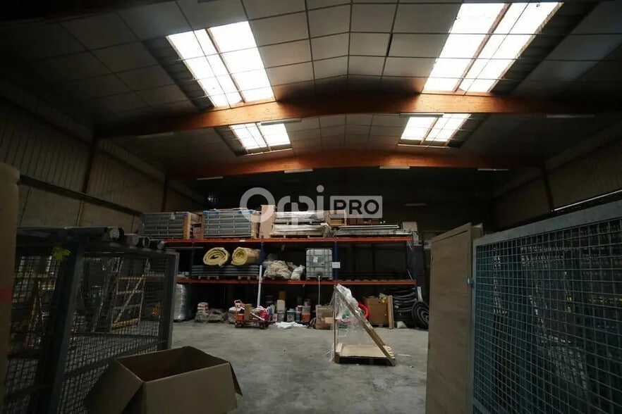 Flex in Quetigny for sale - Building Photo - Image 1 of 9