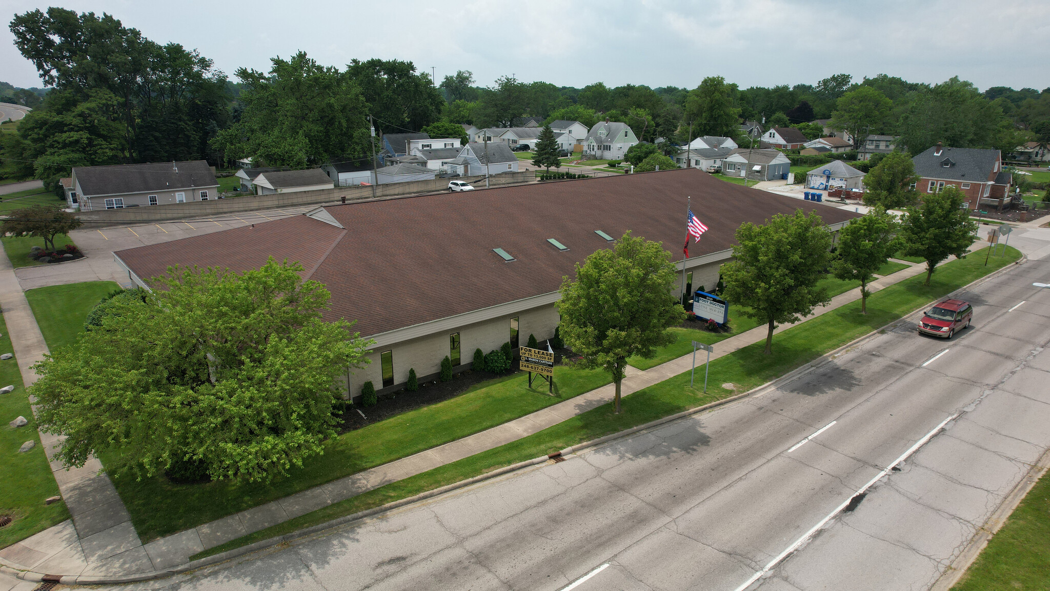 5700-5708 E 11 Mile Rd, Warren, MI for lease Building Photo- Image 1 of 5