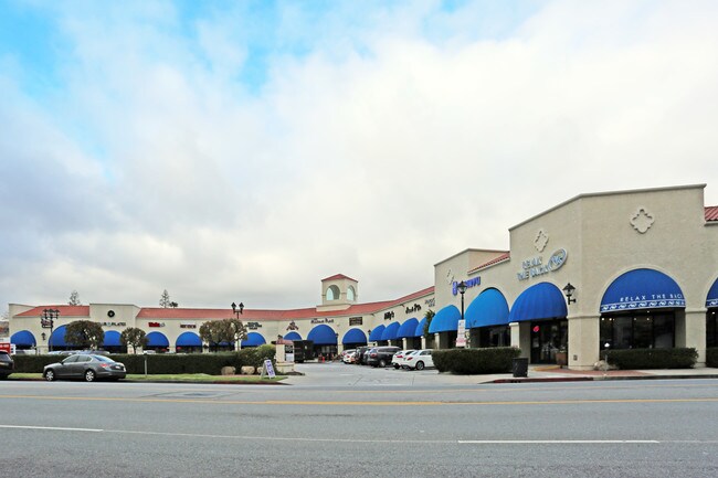 Plus de détails pour 18711-18737 Ventura Blvd, Tarzana, CA - Commerce de détail à louer