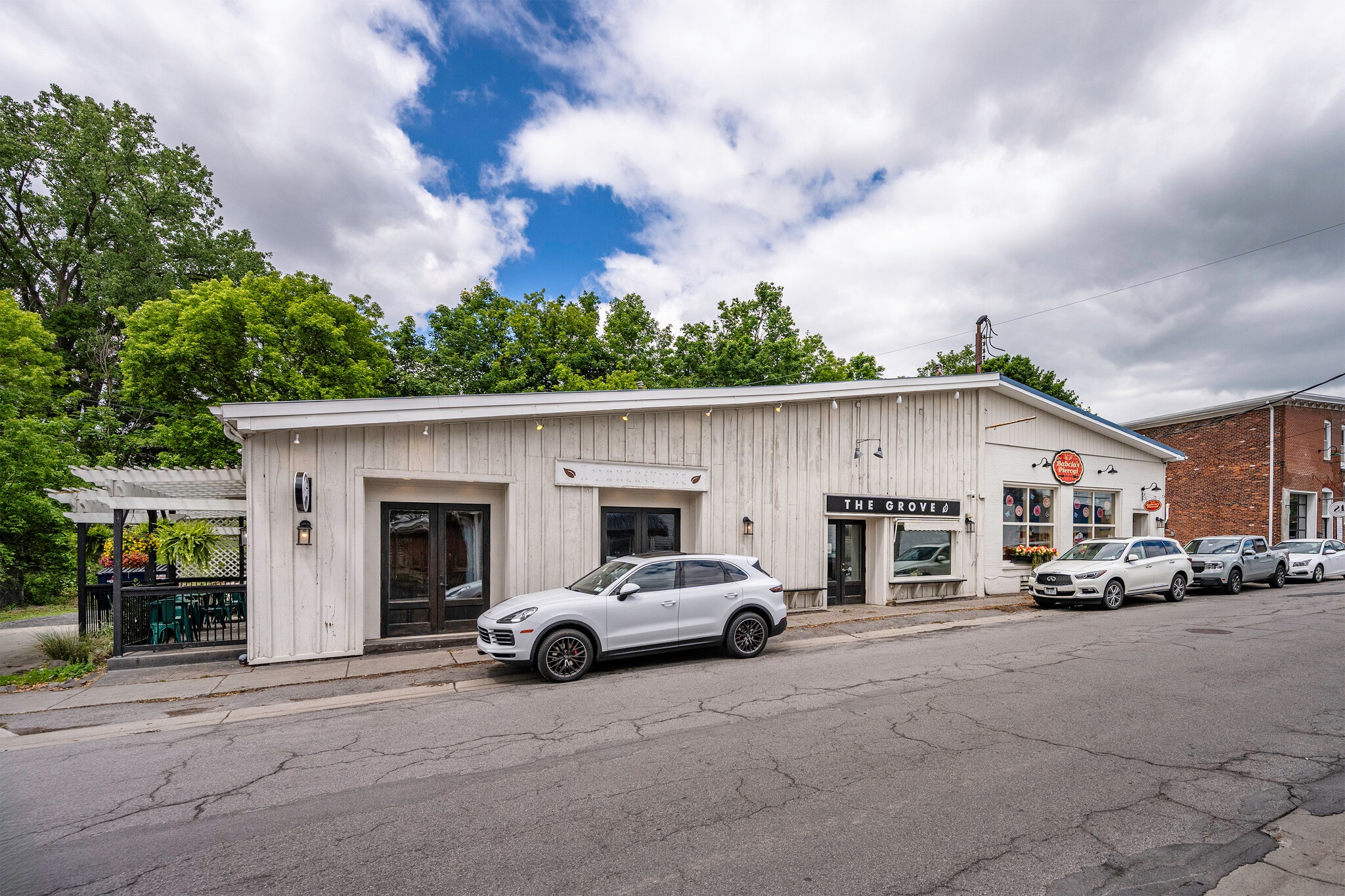 33 Elm St, East Aurora, NY à vendre Photo du bâtiment- Image 1 de 36