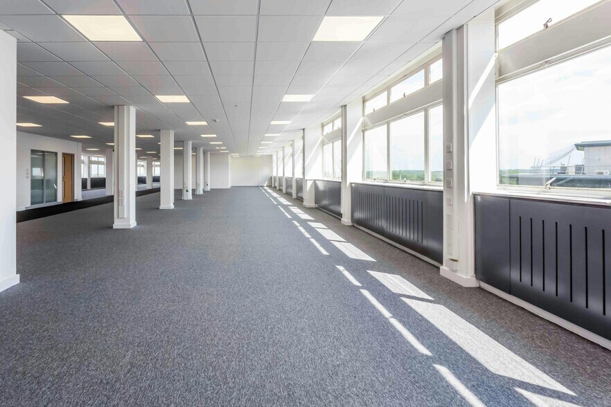 Regent Ctr, Gosforth à louer - Photo du bâtiment - Image 1 de 21