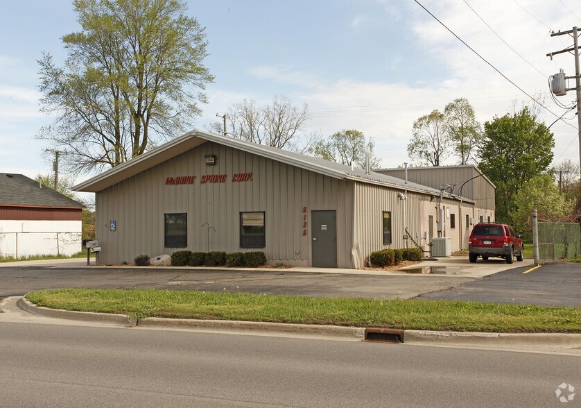 6135 W Grand River Rd, Brighton, MI for sale - Building Photo - Image 2 of 5