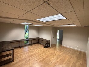 2211 Hancock Dr, Austin, TX for lease Interior Photo- Image 2 of 15