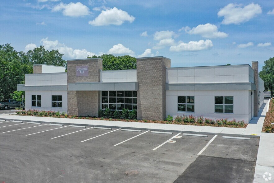 3220 N McMullen Booth Rd, Clearwater, FL à vendre - Photo du bâtiment - Image 2 de 10
