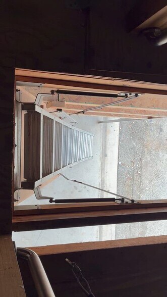 1092-1086 NE Industrial Blvd, Jensen Beach, FL à louer - Vidéo sur l’inscription commerciale - Image 3 de 15