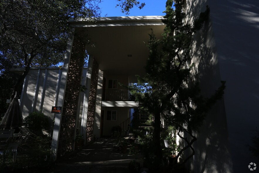 3366 Mendocino Ave, Santa Rosa, CA à vendre - Photo du bâtiment - Image 3 de 7