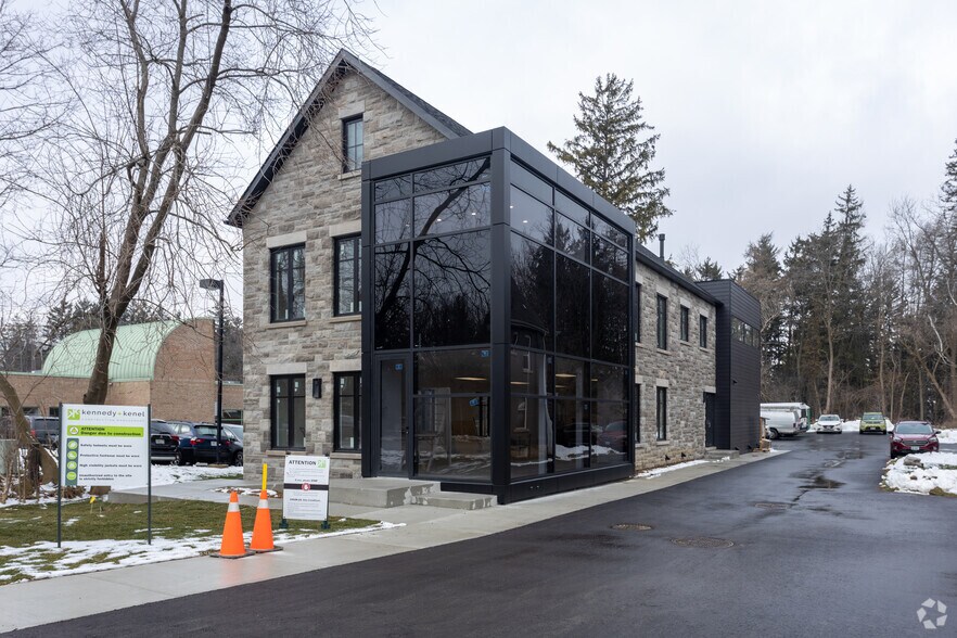 213 Wilson St E, Ancaster, ON for sale - Primary Photo - Image 1 of 1