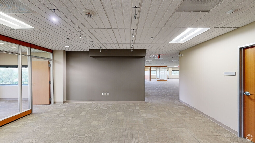 4-6 Parklane Blvd, Dearborn, MI à louer - Numérisation 3D de Matterport - Image 3 de 21