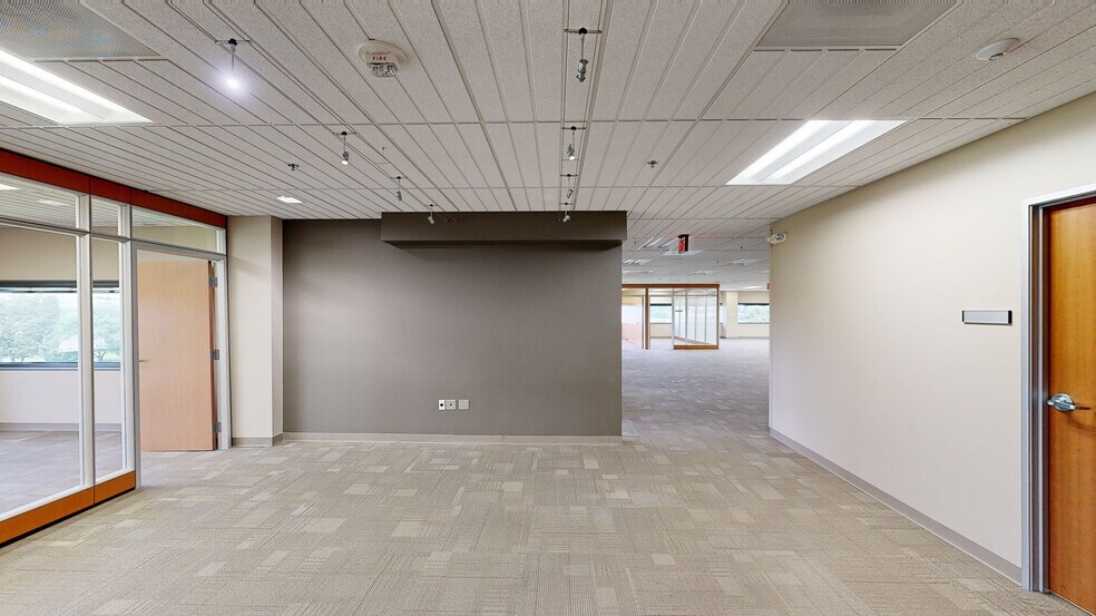 4-6 Parklane Blvd, Dearborn, MI à louer - Numérisation 3D de Matterport - Image 3 de 21