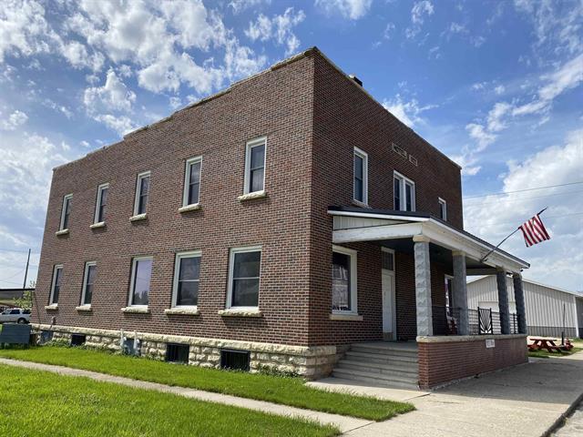 102 S Main St, Farmersburg, IA à vendre - Photo principale - Image 1 de 1