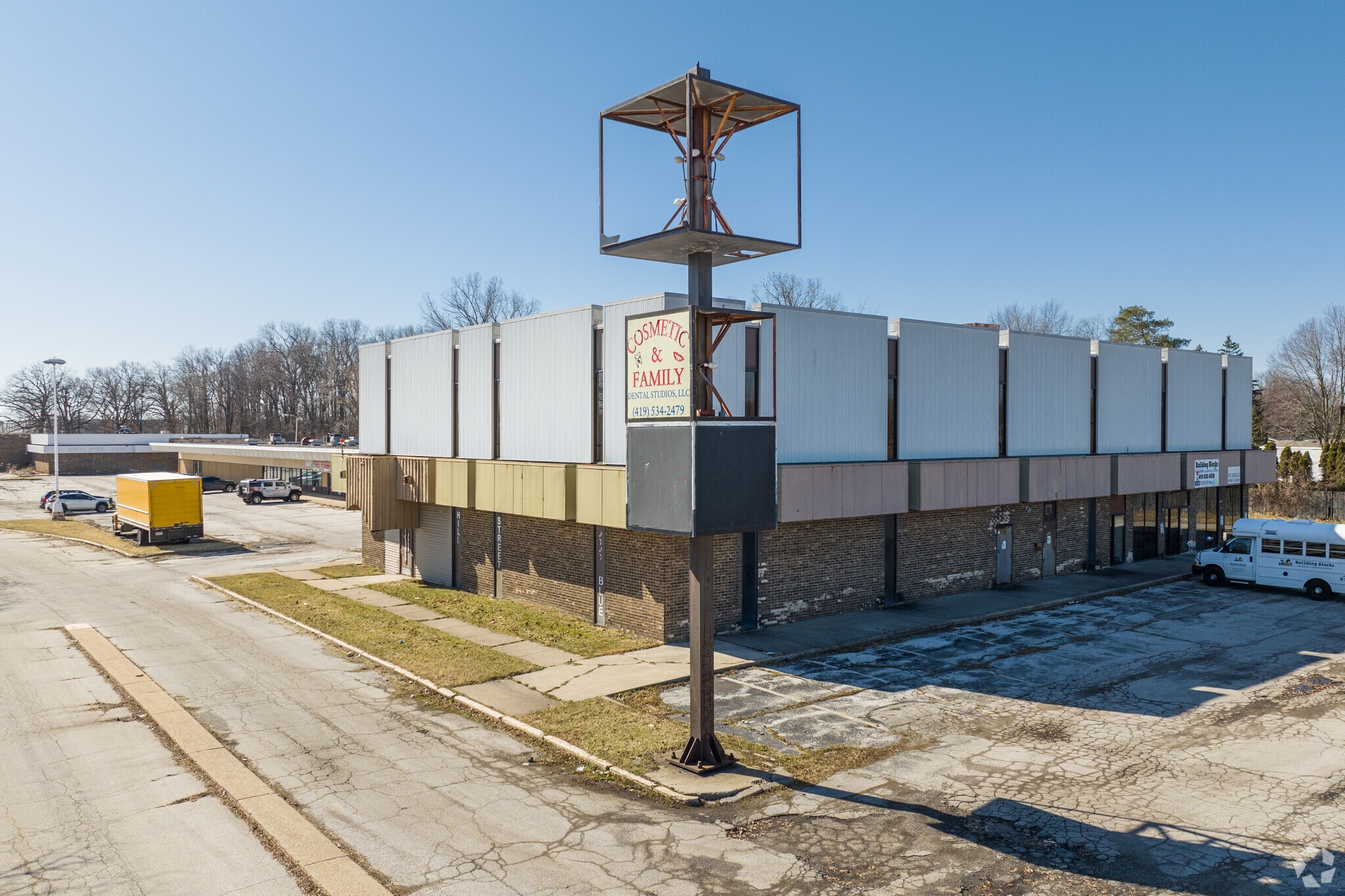 3559 Hill Ave, Toledo, OH for sale Primary Photo- Image 1 of 8