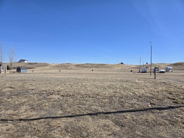 1020 Lakeview Drive Sunridge Resort Dr, Simmie, SK for sale - Building Photo - Image 3 of 6