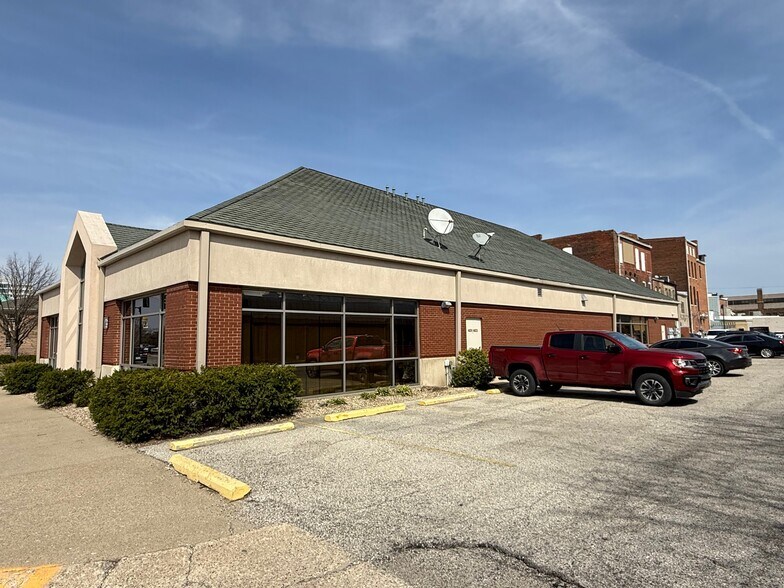 401 Wabash Ave, Terre Haute, IN à vendre - Photo du bâtiment - Image 2 de 20