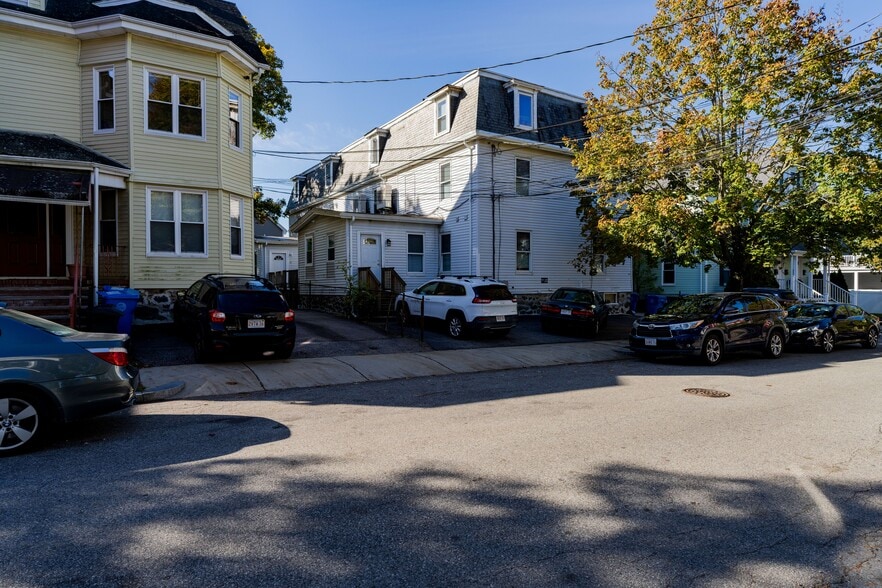 81 Alder St, Waltham, MA for sale - Building Photo - Image 3 of 5