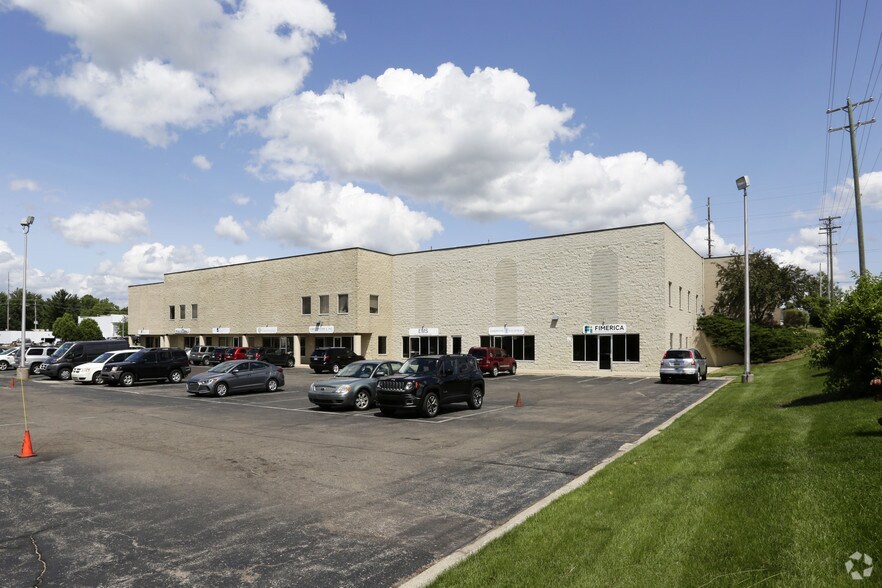 4485 Plainfield Ave NE, Grand Rapids, MI à louer - Photo du bâtiment - Image 2 de 2