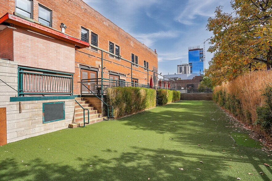 LODO Assemblage portefeuille de 2 propriétés à vendre sur LoopNet.ca - Photo du bâtiment - Image 2 de 35