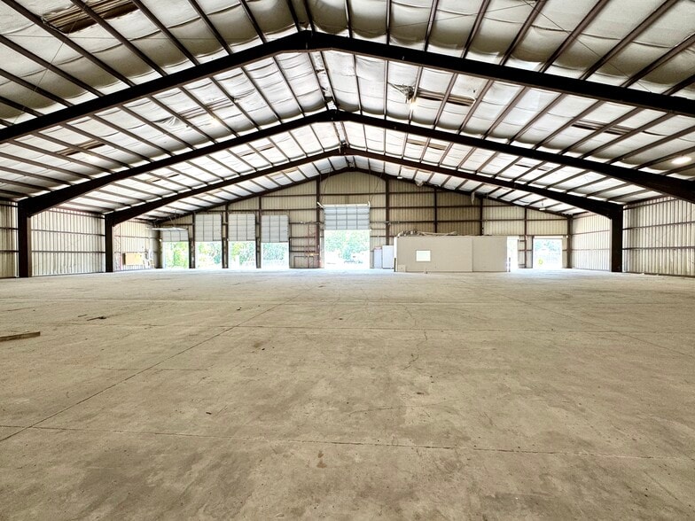 6643 Jet Park Dr, North Charleston, SC for lease - Interior Photo - Image 2 of 23