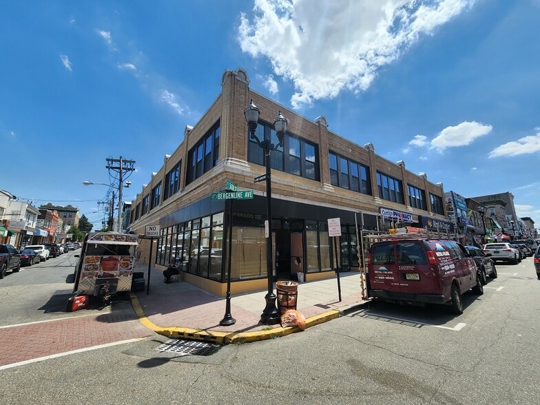 3510 Bergenline Ave, Union City, NJ for lease - Building Photo - Image 3 of 36