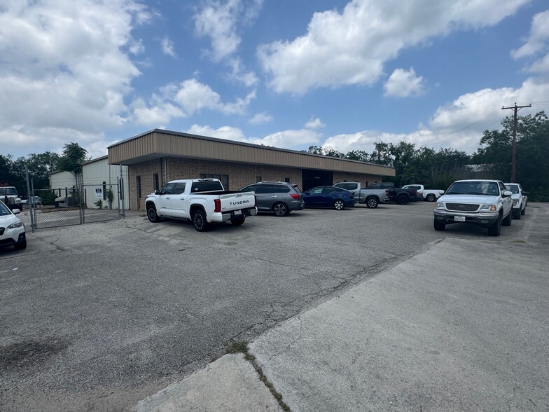 3 Burwood Ln, San Antonio, TX for sale - Building Photo - Image 1 of 4