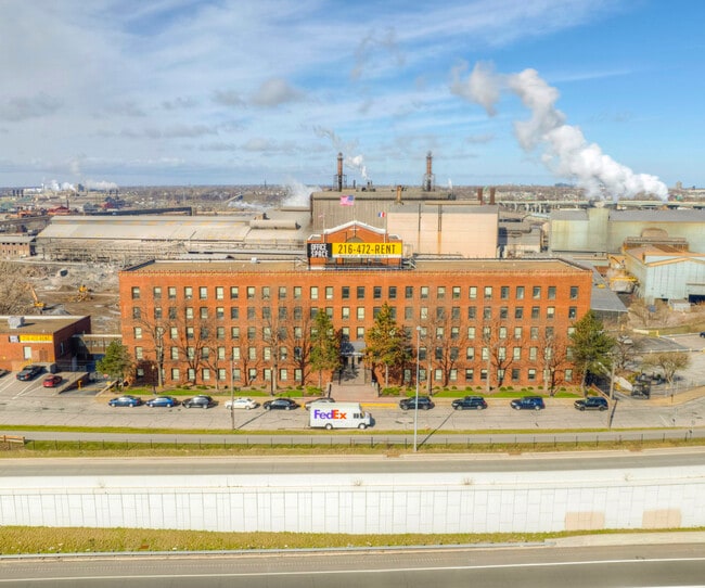 Plus de détails pour 3100 E 45th St, Cleveland, OH - Bureau à vendre