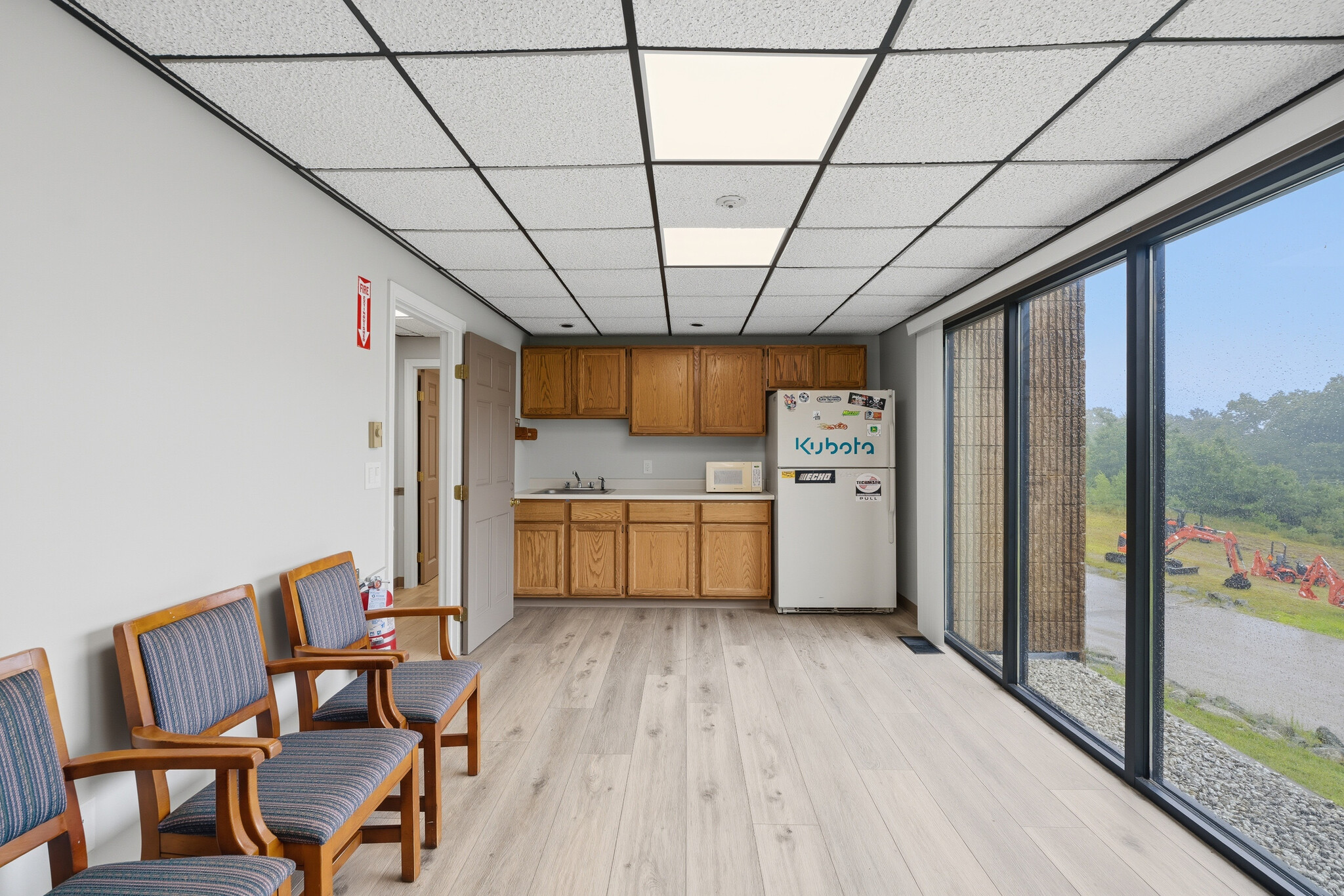 846 Broncos Hwy, Mapleville, RI for lease Interior Photo- Image 1 of 19