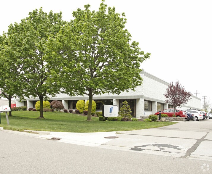 1871 Woodslee Dr, Troy, MI à vendre - Photo principale - Image 1 de 4