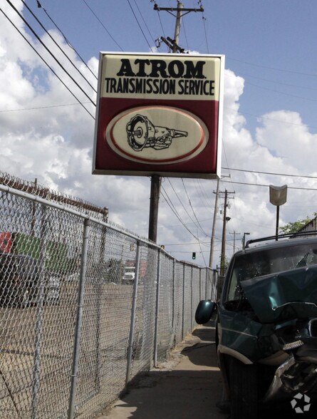 2905 Lamar Ave, Memphis, TN à louer - Photo du bâtiment - Image 2 de 3