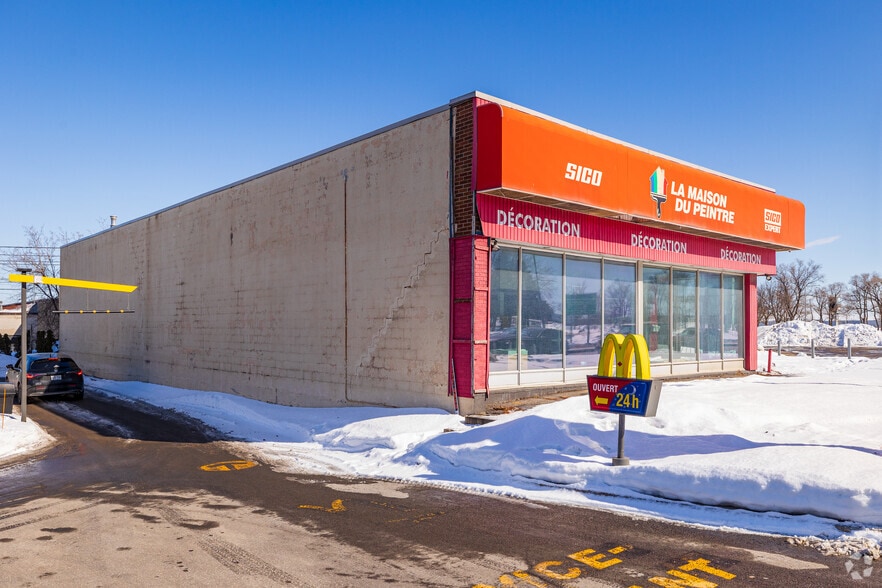 7965 Boul Langelier, Montréal, QC for lease - Building Photo - Image 2 of 14