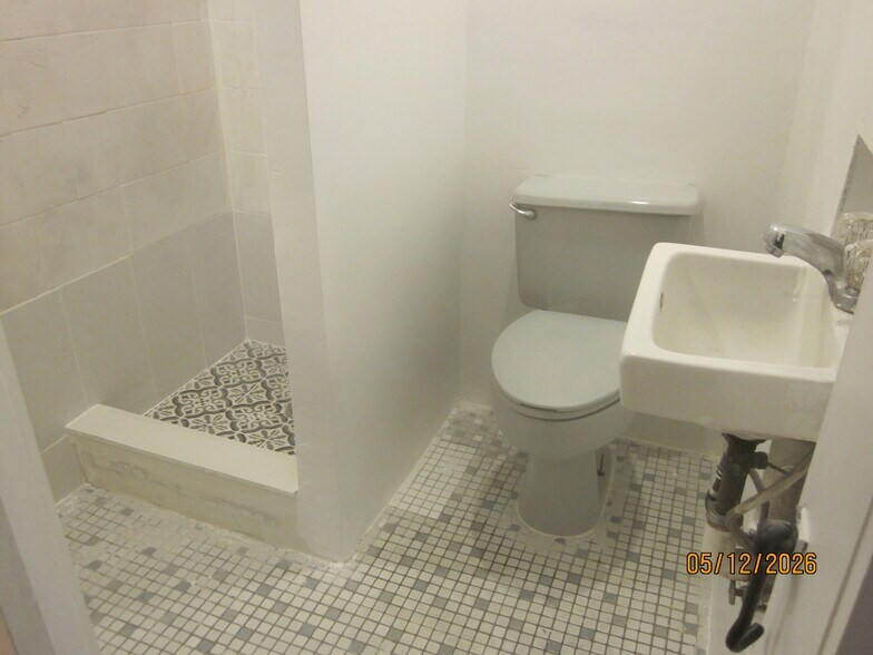 102 S 6th St, Brooklyn, NY à louer - Photo du bâtiment - Image 3 de 14