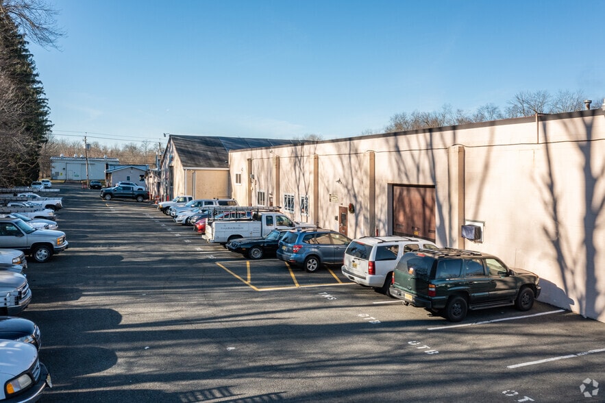 10 Summit Ave, Berkeley Heights, NJ à louer - Photo du bâtiment - Image 2 de 15
