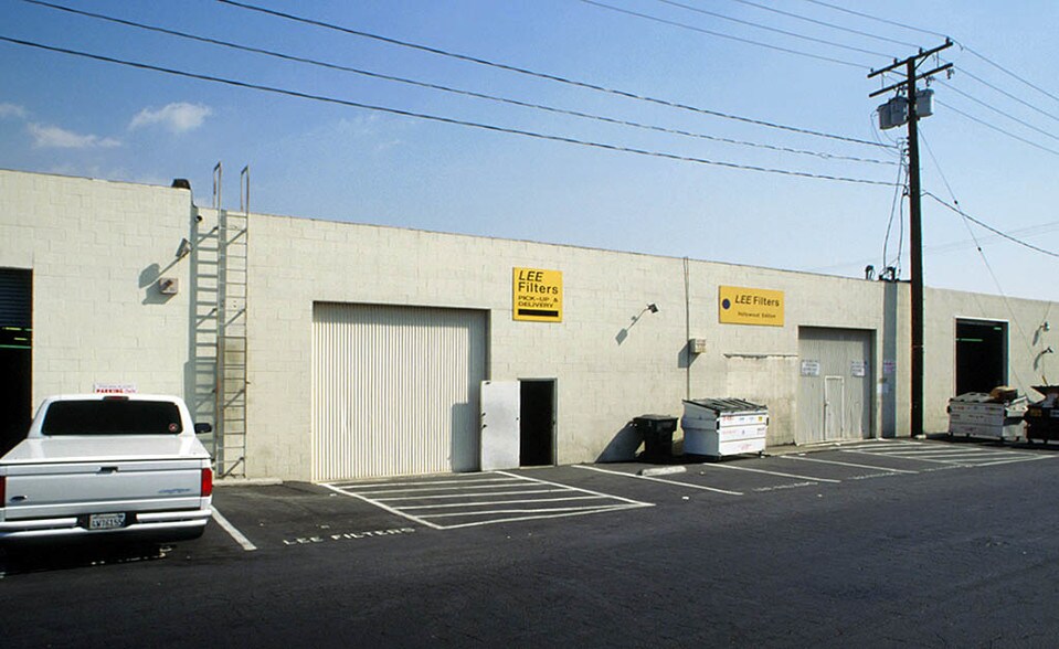 2231-2249 N Hollywood Way, Burbank, CA à vendre - Photo du bâtiment - Image 3 de 5