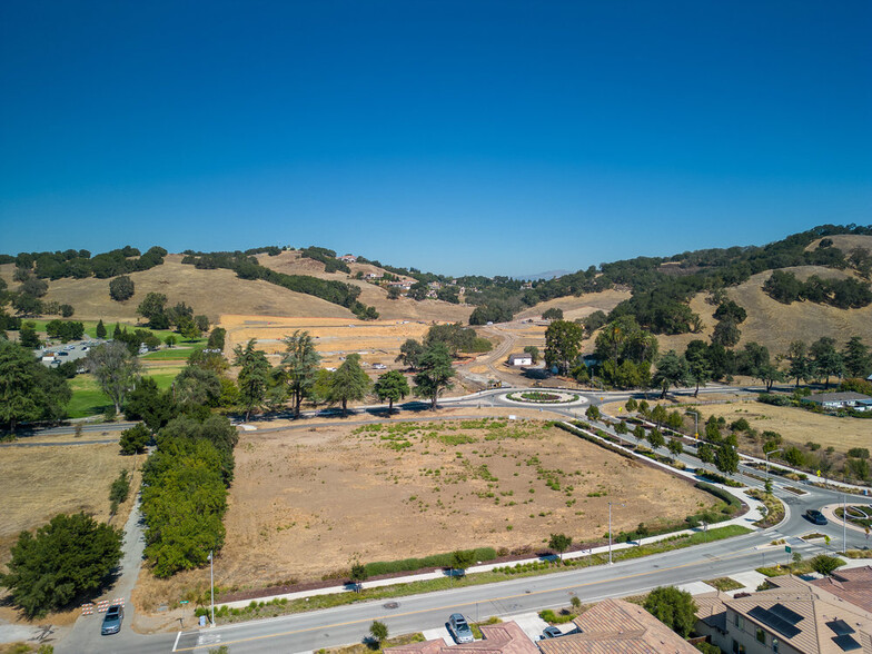 Hecker Pass Rd, Gilroy, CA à vendre - Photo principale - Image 2 de 23