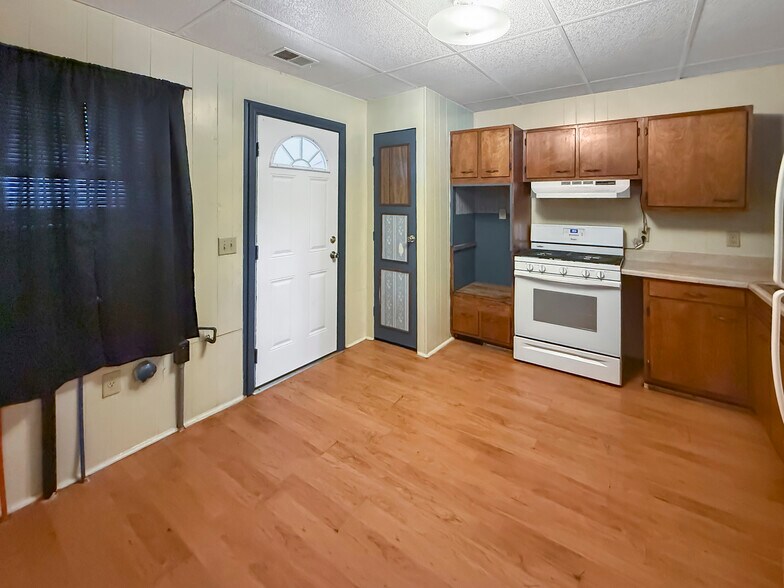 1021 Park St, Evansville, IN à vendre - Photo du bâtiment - Image 3 de 12