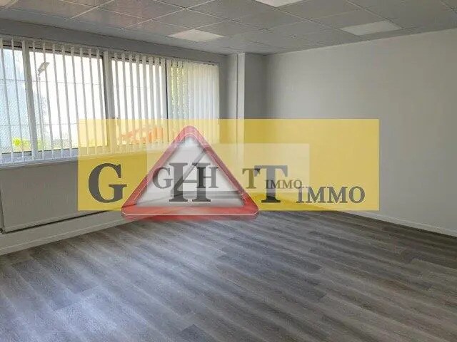 Office in Neuilly-sur-Marne for lease - Interior Photo - Image 2 of 4