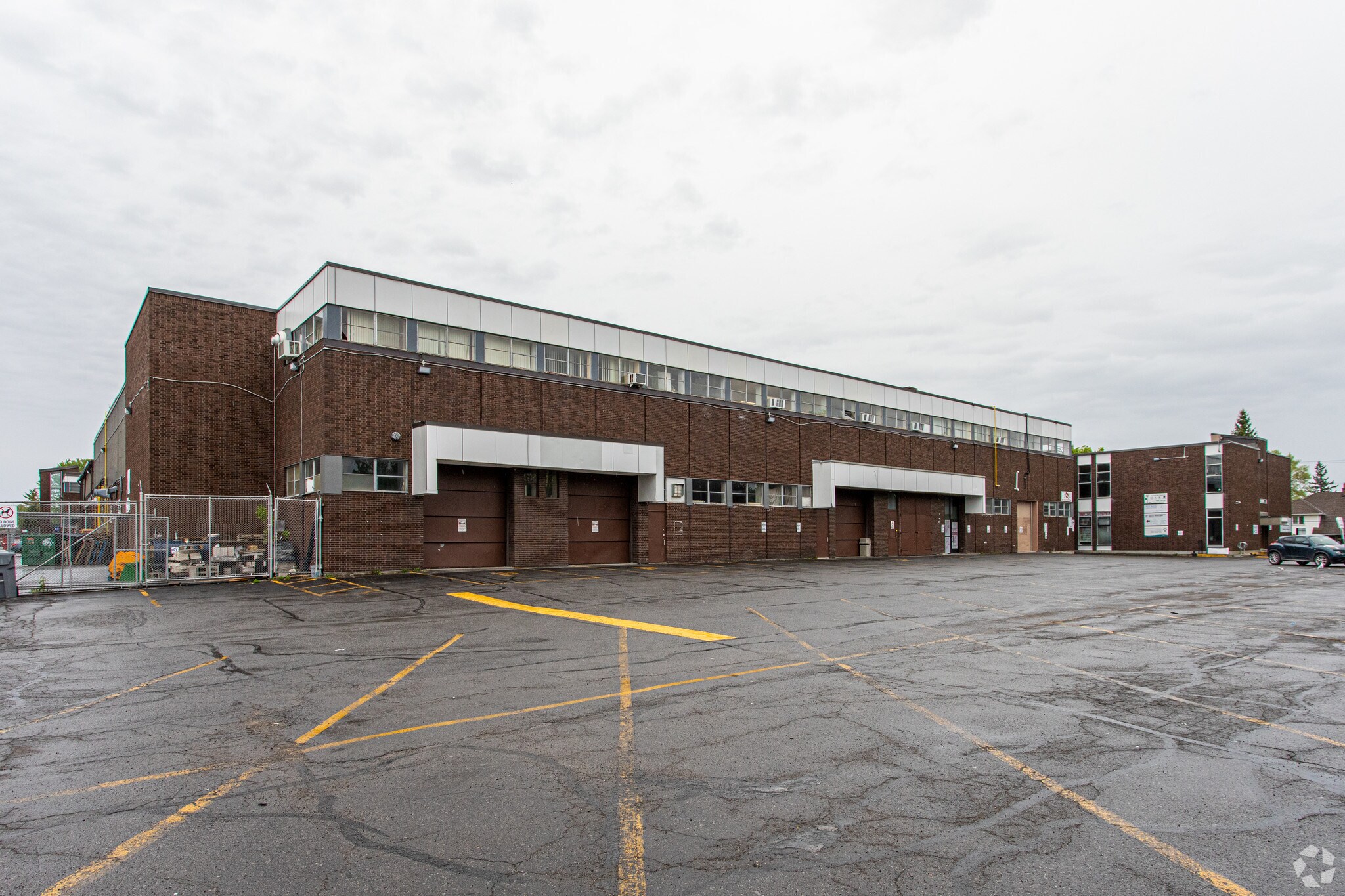 225-235 Donald St, Ottawa, ON for lease Primary Photo- Image 1 of 3