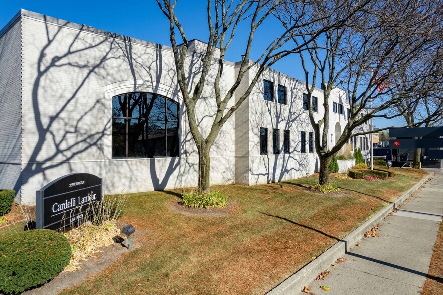 322 W Lincoln Ave, Royal Oak, MI à louer - Photo du bâtiment - Image 2 de 16