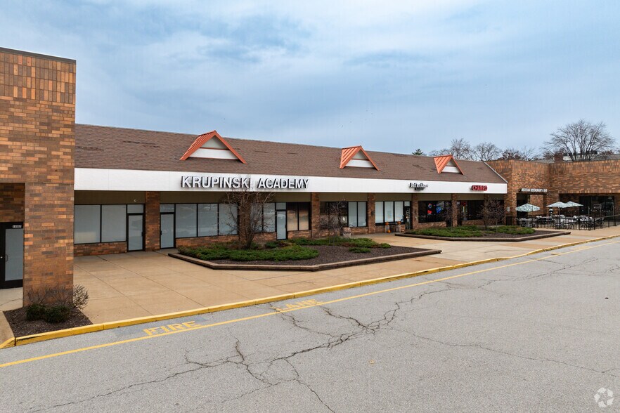 14815-14855 Clayton Rd, Chesterfield, MO à louer - Photo du bâtiment - Image 2 de 6