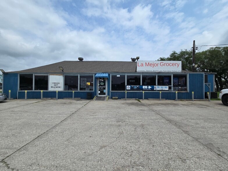 1218 FM 517 S, Dickinson, TX à vendre - Photo du bâtiment - Image 1 de 14