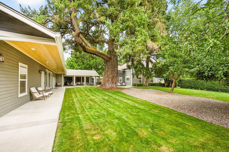 111 Cedar St, Rogue River, OR à vendre - Photo du bâtiment - Image 2 de 56