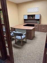 303 E Caldwell Ave, Visalia, CA à louer Photo du bâtiment- Image 1 de 9