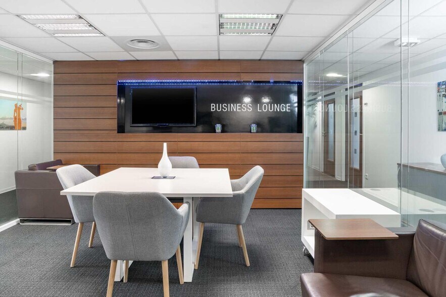 Office in Schiltigheim for lease - Interior Photo - Image 1 of 6