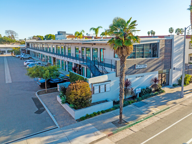 126 E Haley St, Santa Barbara, CA à louer - Photo du bâtiment - Image 2 de 11