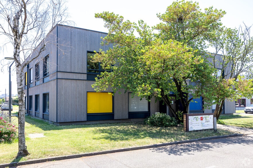 33 Avenue Du Docteur Georges Lévy, Vénissieux for lease - Building Photo - Image 2 of 2