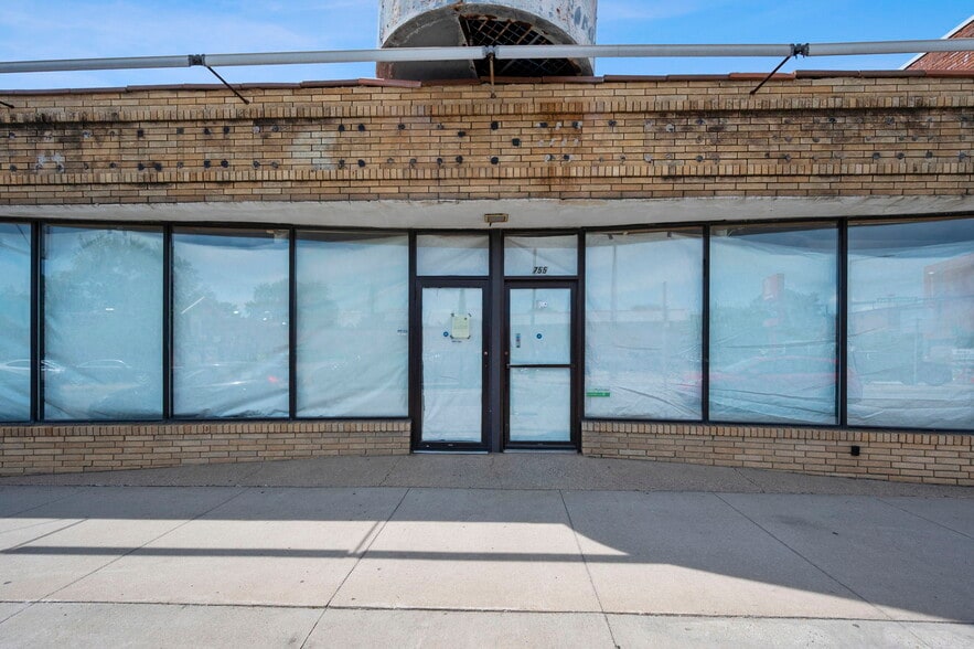 755 N Snelling Ave N, Saint Paul, MN for lease - Building Photo - Image 2 of 68